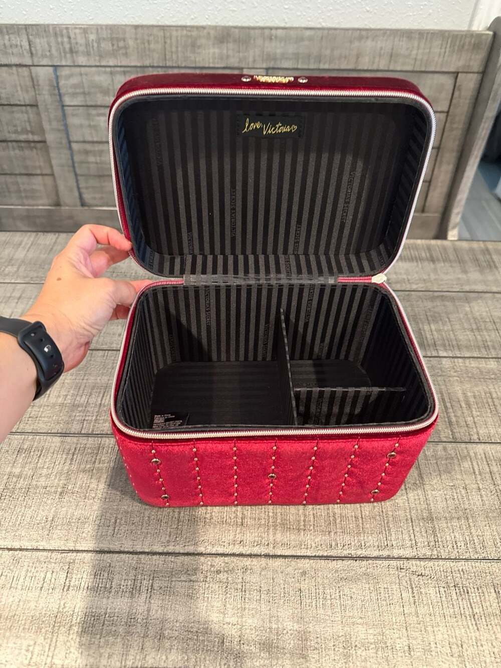 Victoria's Secret Red Velvet Studded Vanity Train Case Makeup Bag - Picture 4 of 6